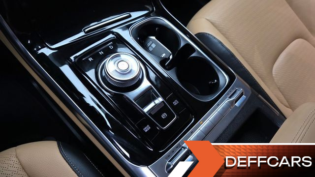 Kia CARNIVAL 9-Seater Signature купить на сайте DeffCars