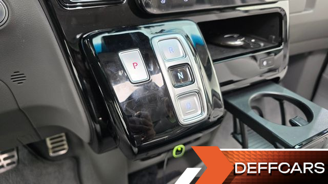 Hyundai STARIA 4WD Lounge 7-Seater Inspiration купить на сайте DeffCars