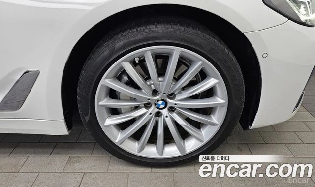 BMW 5-SERIES 530i xDrive Luxury купить на сайте DeffCars