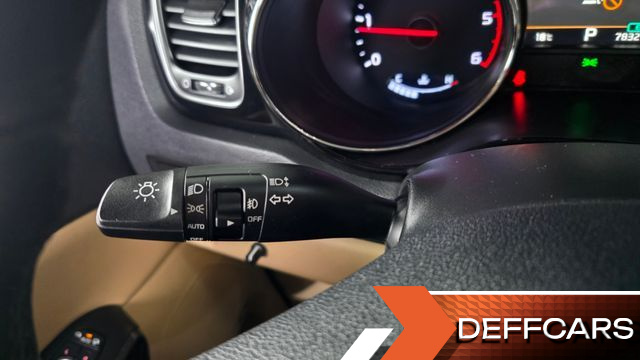 Kia CARNIVAL 9-Seater Hi-Limousine Noblesse Special купить на сайте DeffCars