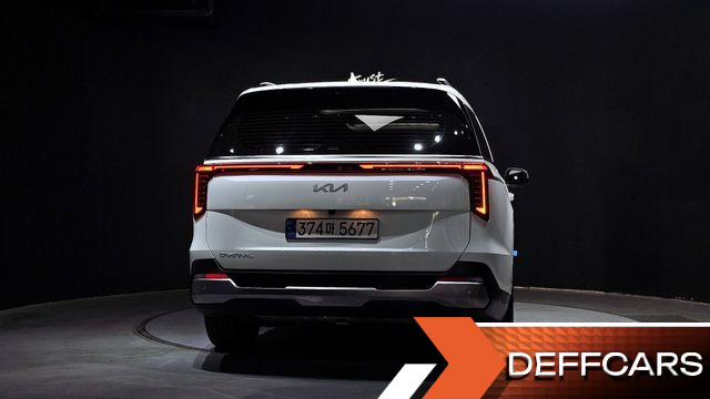 Kia CARNIVAL 9-Seater Signature купить на сайте DeffCars