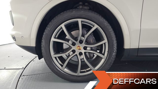 Porsche CAYENNE 3.0 купить на сайте DeffCars