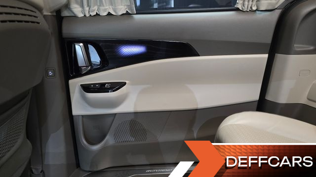 Kia CARNIVAL Gasoline 7-Seater Hi-Limousine Signature купить на сайте DeffCars