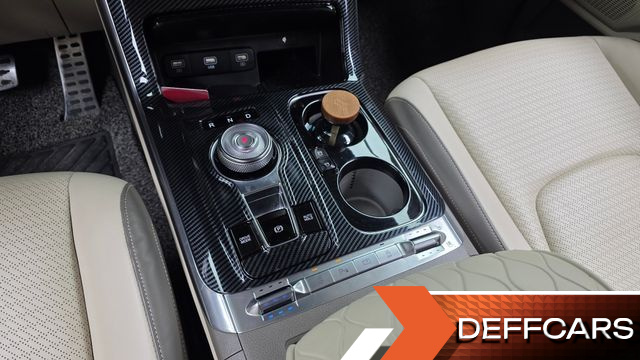 Kia CARNIVAL 9-Seater Hi-Limousine Signature купить на сайте DeffCars
