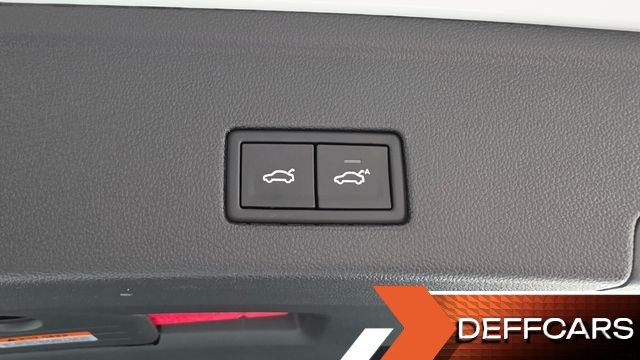 Volkswagen TOUAREG 3.0 TDI Prestige купить на сайте DeffCars