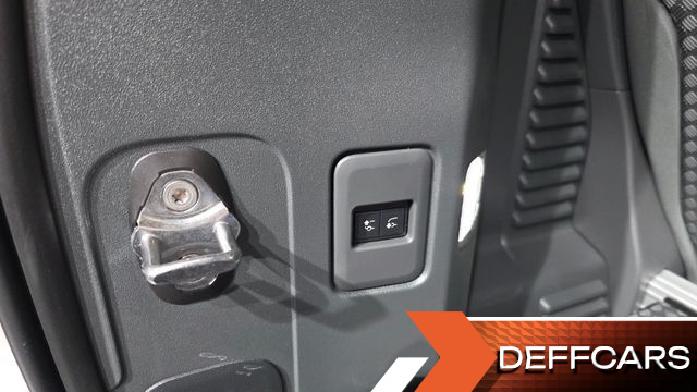 Land Rover DEFENDER 90 D250 X-Dynamic SE купить на сайте DeffCars