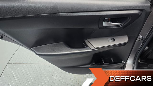 Toyota CAMRY Hybrid LE купить на сайте DeffCars