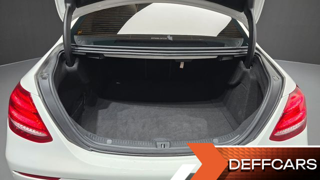 Mercedes E-CLASS E220d Exclusive купить на сайте DeffCars