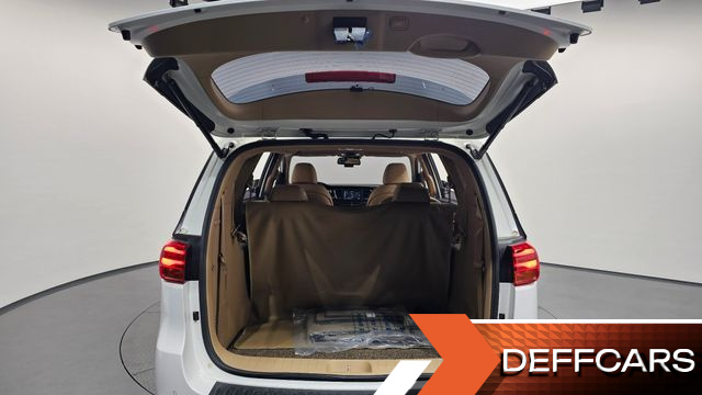 Kia CARNIVAL 9-Seater Noblesse Special купить на сайте DeffCars