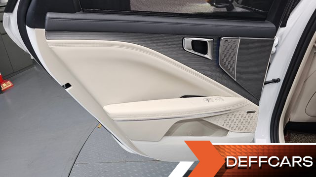 Kia K8 2.5 Gasoline 2WD Signature купить на сайте DeffCars