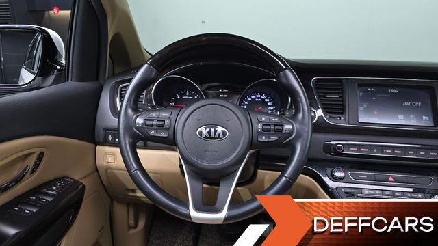 Kia CARNIVAL 7-Seater Limousine President купить на сайте DeffCars