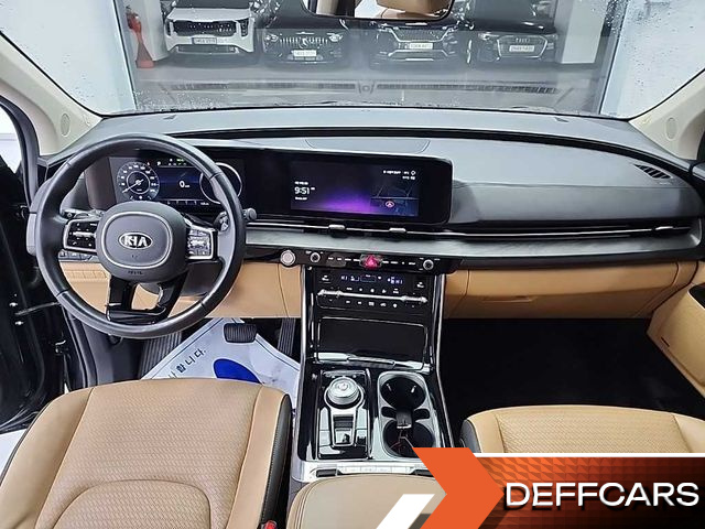 Kia CARNIVAL Gasoline 7-Seater Signature купить на сайте DeffCars