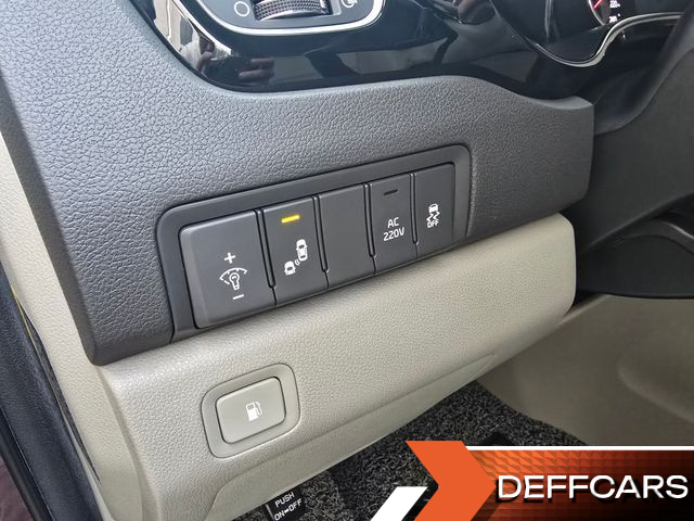 Kia CARNIVAL 9-seater Prestige купить на сайте DeffCars
