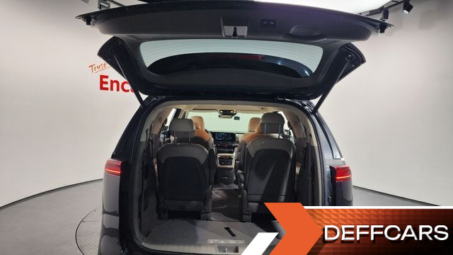 Kia CARNIVAL 9-Seater Signature купить на сайте DeffCars