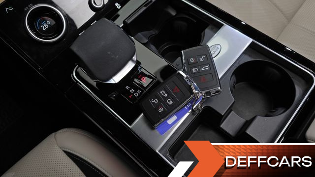 Land Rover RANGE ROVER VELAR 2.0 P250 R-Dynamic SE купить на сайте DeffCars
