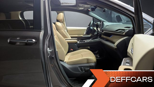 Toyota SIENNA 2.5 Hybrid 2WD купить на сайте DeffCars