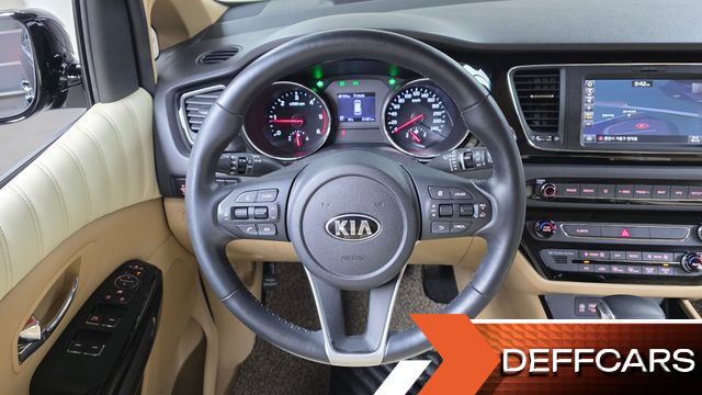 Kia CARNIVAL 9-Seater Hi-Limousine Prestige Hiroof купить на сайте DeffCars