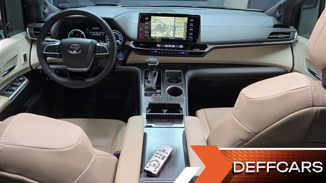 Toyota SIENNA 2.5 Hybrid 2WD купить на сайте DeffCars