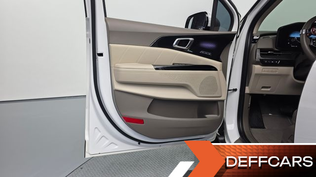 Kia CARNIVAL 9-Seater Signature купить на сайте DeffCars