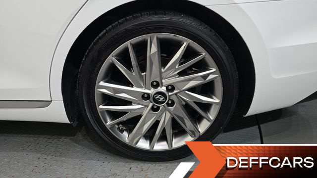 Hyundai GRANDEUR 2.5 Calligraphy купить на сайте DeffCars