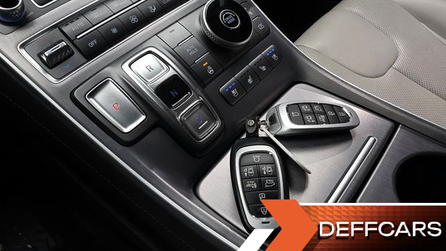 Hyundai SANTAFE Diesel 2.2 2WD Calligraphy купить на сайте DeffCars