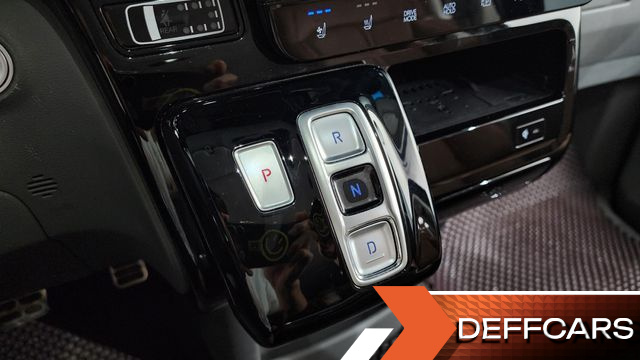 Hyundai STARIA Lounge 9-Seater Inspiration купить на сайте DeffCars