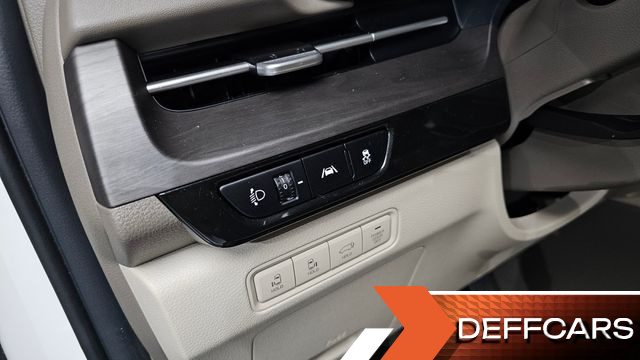 Kia CARNIVAL 9-Seater Noblesse купить на сайте DeffCars