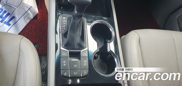 Kia CARNIVAL 9-Seater Noblesse Special купить на сайте DeffCars