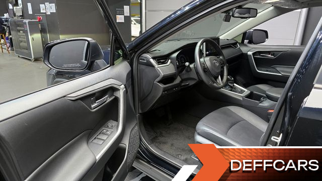 Toyota RAV4 2.5 2WD Hybrid XLE купить на сайте DeffCars