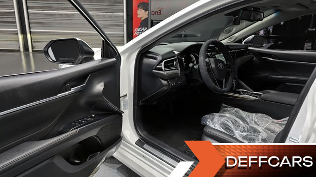 Toyota CAMRY 2.5 XLE Hybrid купить на сайте DeffCars