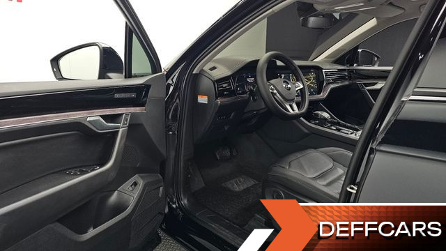 Volkswagen TOUAREG 3.0 TDI Premium купить на сайте DeffCars