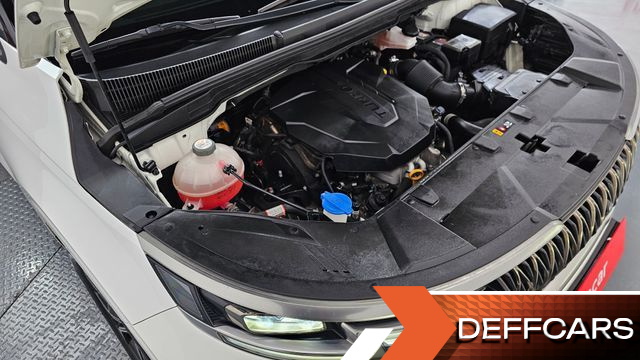 Kia CARNIVAL 7-Seater Signature купить на сайте DeffCars