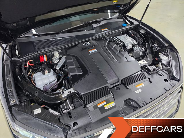 Volkswagen TOUAREG 3.0 TDI Prestige купить на сайте DeffCars