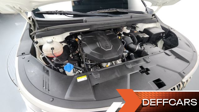 Kia CARNIVAL 9-Seater Signature купить на сайте DeffCars