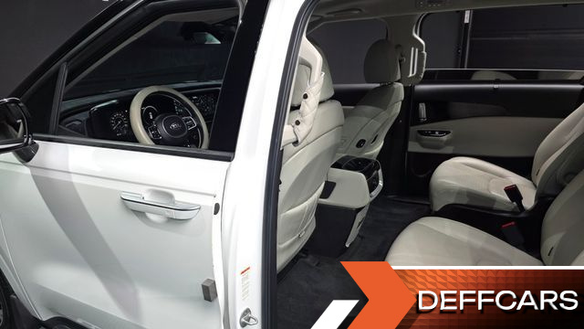 Kia CARNIVAL 9-Seater Noblesse купить на сайте DeffCars