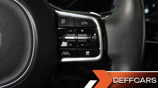 Kia CARNIVAL Gasoline 9-Seater Signature купить на сайте DeffCars