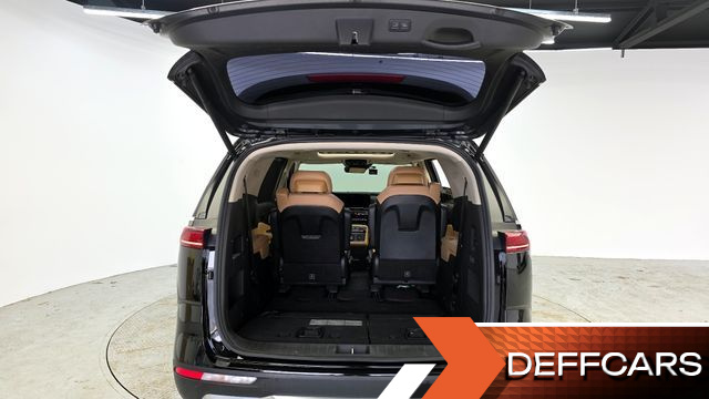 Kia CARNIVAL Gasoline 7-Seater Signature купить на сайте DeffCars