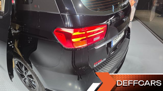 Kia CARNIVAL 9-Seater Hi-Limousine Noblesse Special купить на сайте DeffCars