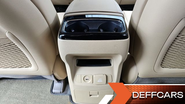 Kia CARNIVAL 7-Seater Limousine President купить на сайте DeffCars
