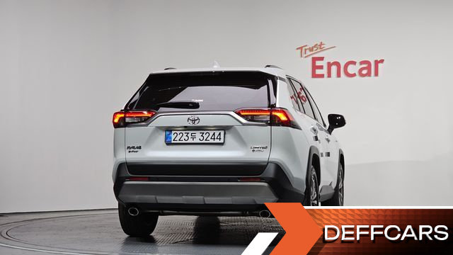 Toyota RAV4 2,5 4WD Hybrid LTD купить на сайте DeffCars