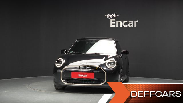 Mini COOPER SE Favoured купить на сайте DeffCars