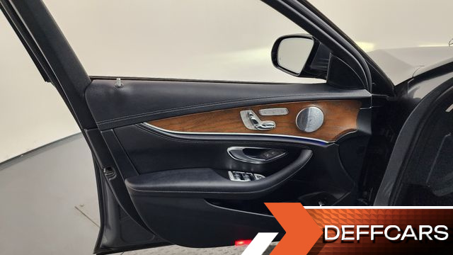 Mercedes E-CLASS E300 4MATIC Exclusive купить на сайте DeffCars