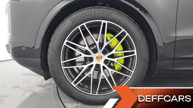 Porsche CAYENNE 3.0 E-Hybrid купить на сайте DeffCars
