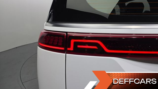 Kia CARNIVAL Gasoline 7-Seater Signature купить на сайте DeffCars