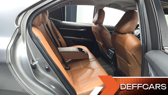 Toyota CAMRY 2.5 LE Hybrid купить на сайте DeffCars