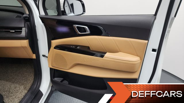 Kia CARNIVAL 9-Seater Signature купить на сайте DeffCars