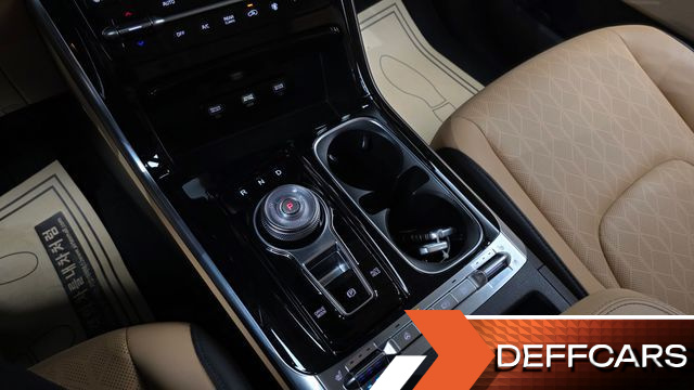 Kia CARNIVAL 9-Seater Noblesse купить на сайте DeffCars