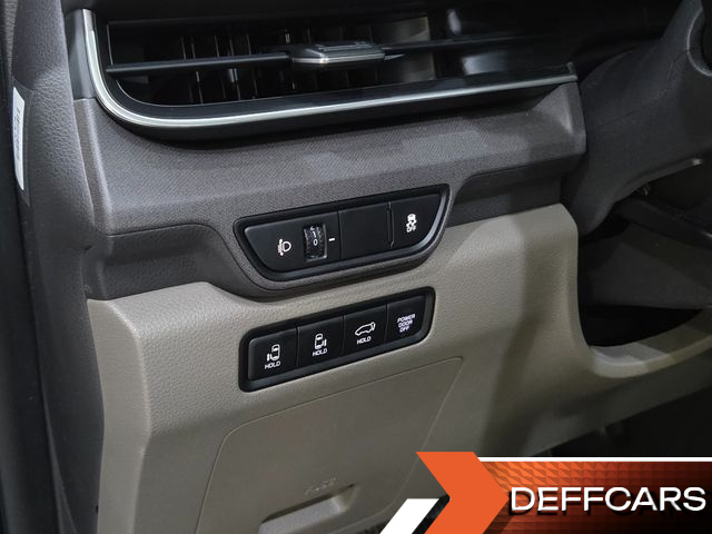 Kia CARNIVAL 7-Seater Outdoor Noblesse купить на сайте DeffCars