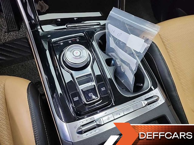 Kia CARNIVAL 9-Seater Noblesse купить на сайте DeffCars