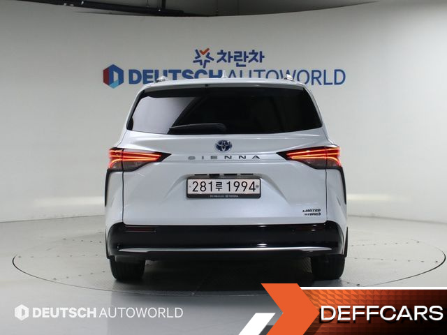 Toyota SIENNA 2.5 Hybrid 2WD купить на сайте DeffCars